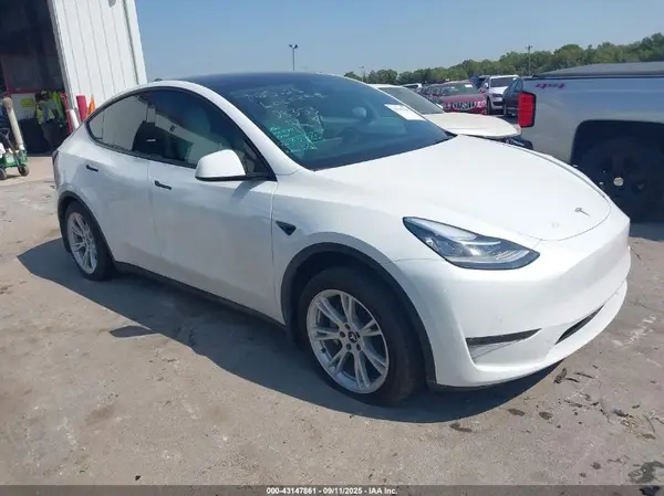 5YJYGDEE8MF283538 2021 TESLA MODEL Y - Image 1