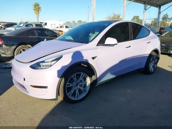 5YJYGDEE8MF298699 2021 TESLA MODEL Y - Image 2