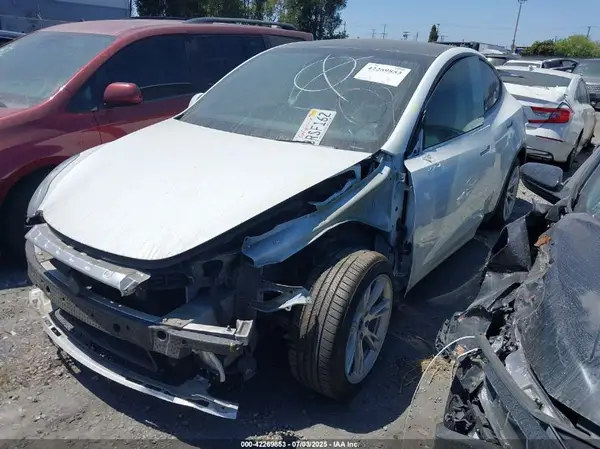 5YJYGDEE9LF015631 2020 TESLA MODEL Y - Image 2