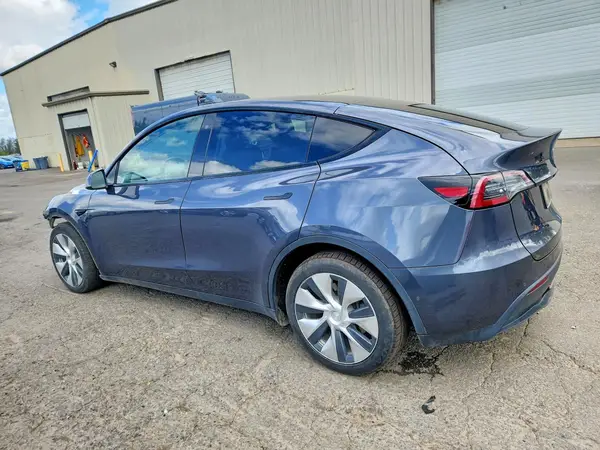 5YJYGDEE9LF018870 2020 TESLA MODEL Y - Image 2