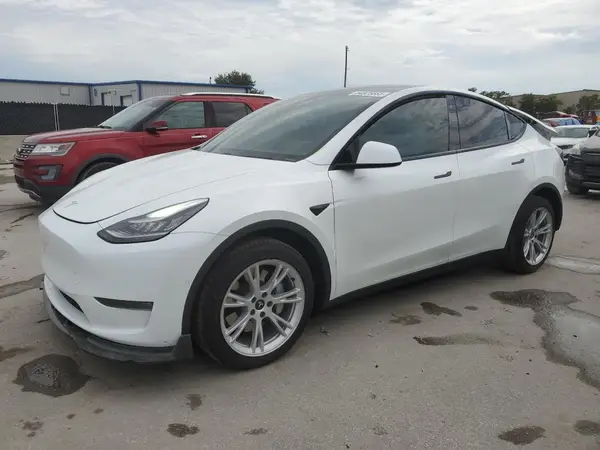 5YJYGDEE9LF019162 2020 TESLA MODEL Y - Image 1