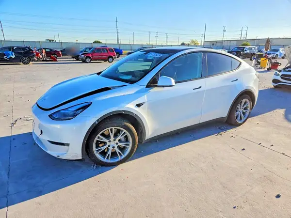 5YJYGDEE9LF032137 2020 TESLA MODEL Y - Image 1