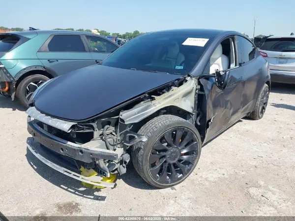 5YJYGDEE9LF032381 2020 TESLA MODEL Y - Image 2