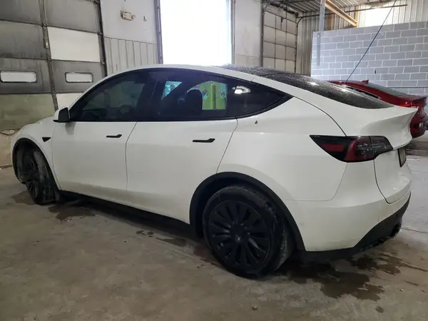 5YJYGDEE9LF035135 2020 TESLA MODEL Y - Image 2