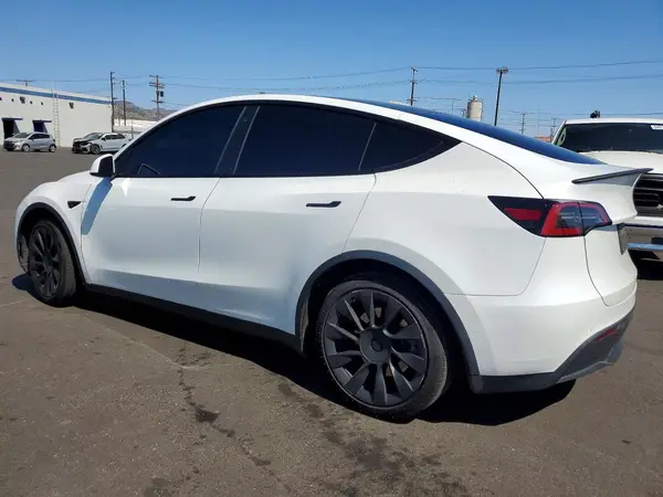 5YJYGDEE9LF046393 2020 TESLA MODEL Y - Image 2
