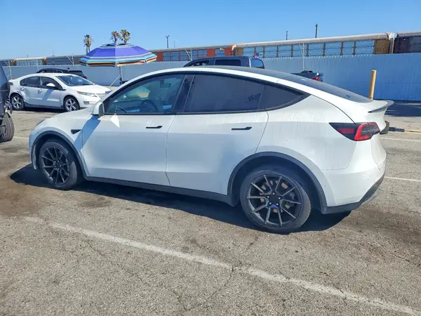 5YJYGDEE9LF049469 2020 TESLA MODEL Y - Image 2