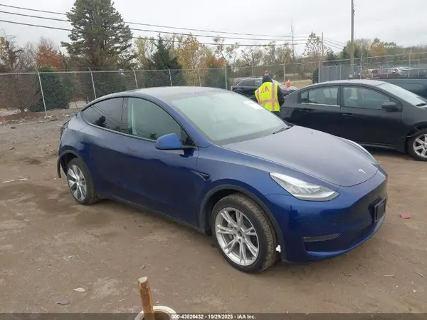 5YJYGDEE9MF060795 2021 TESLA MODEL Y - Image 1