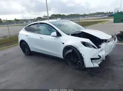 5YJYGDEE9MF062885 2021 TESLA MODEL Y