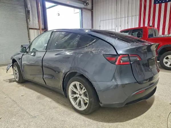 5YJYGDEE9MF073725 2021 TESLA MODEL Y - Image 2