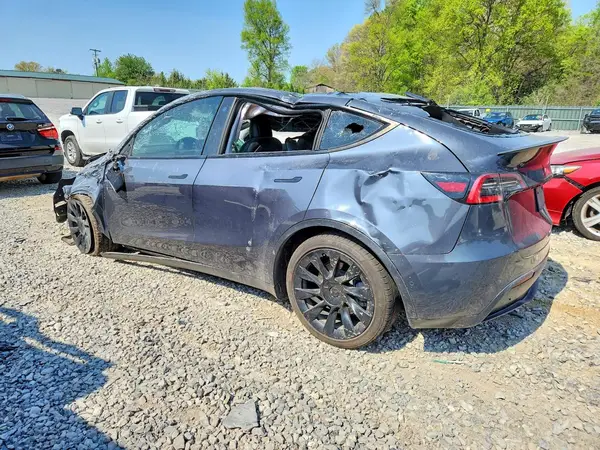 5YJYGDEE9MF077368 2021 TESLA MODEL Y - Image 2