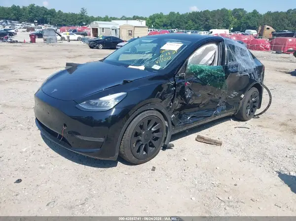 5YJYGDEE9MF081100 2021 TESLA MODEL Y - Image 2