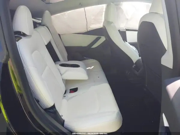 5YJYGDEE9MF081100 2021 TESLA MODEL Y - Image 8