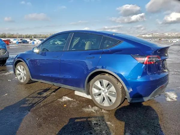 5YJYGDEE9MF083056 2021 TESLA MODEL Y - Image 2