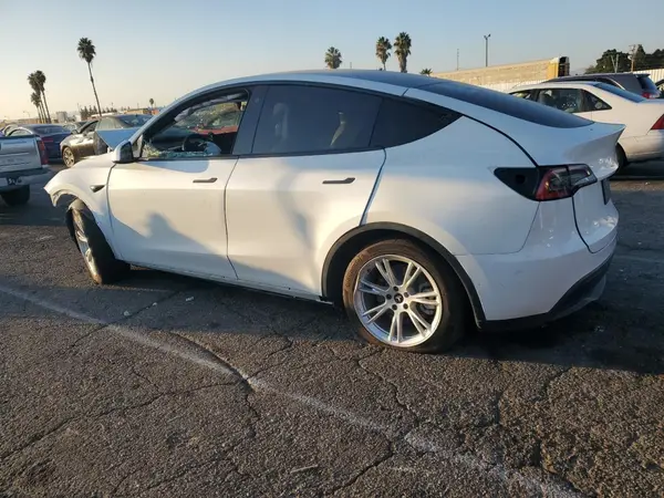 5YJYGDEE9MF087902 2021 TESLA MODEL Y - Image 2