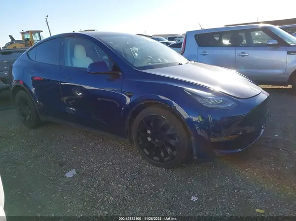 5YJYGDEE9MF089827 2021 TESLA MODEL Y - Image 1