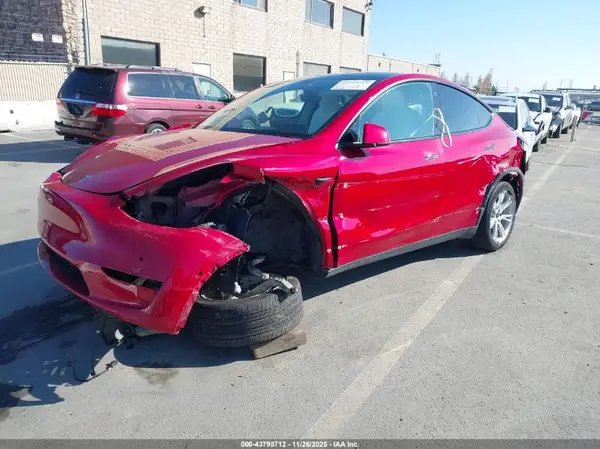 5YJYGDEE9MF090010 2021 TESLA MODEL Y - Image 2