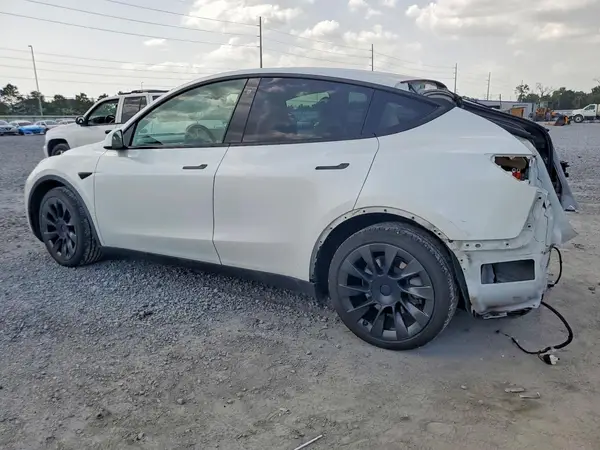 5YJYGDEE9MF102513 2021 TESLA MODEL Y - Image 2
