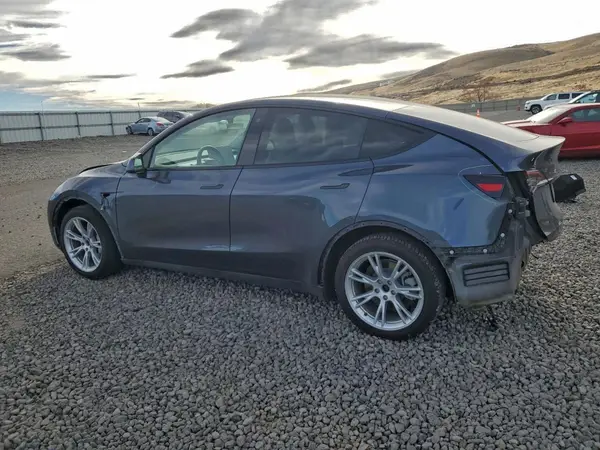 5YJYGDEE9MF102799 2021 TESLA MODEL Y - Image 2