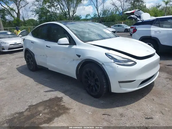 5YJYGDEE9MF108764 2021 TESLA MODEL Y - Image 1
