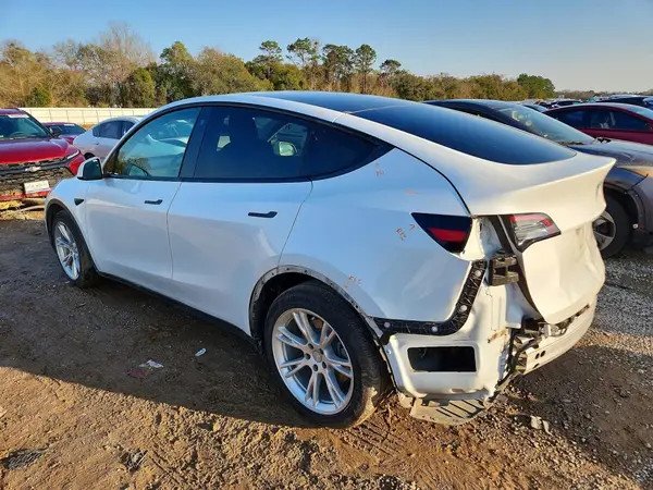 5YJYGDEE9MF109252 2021 TESLA MODEL Y - Image 2