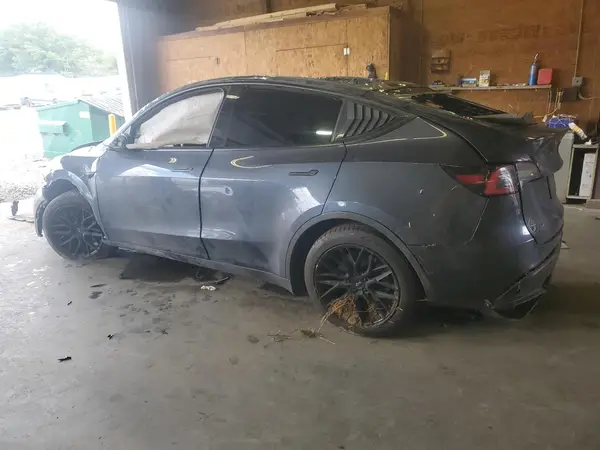 5YJYGDEE9MF109817 2021 TESLA MODEL Y - Image 2