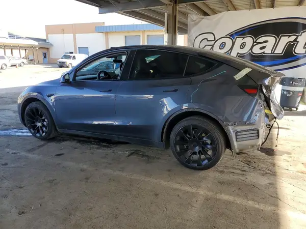 5YJYGDEE9MF111759 2021 TESLA MODEL Y - Image 2