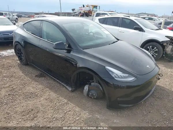 5YJYGDEE9MF111843 2021 TESLA MODEL Y - Image 1