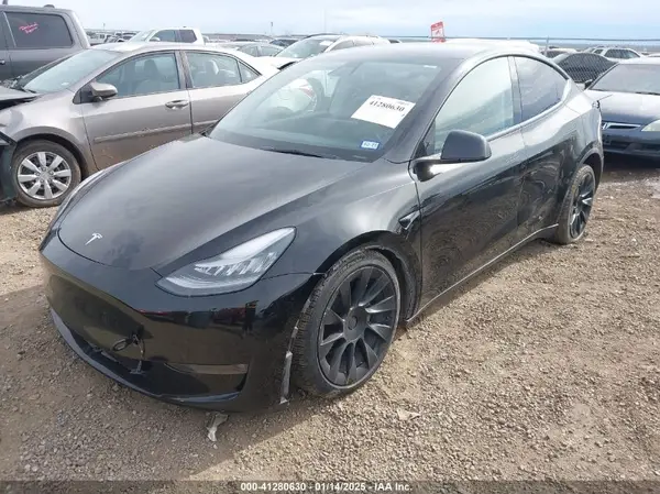 5YJYGDEE9MF111843 2021 TESLA MODEL Y - Image 2