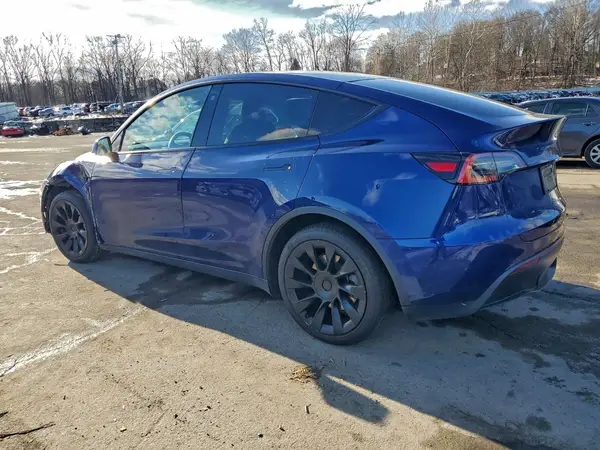 5YJYGDEE9MF125743 2021 TESLA MODEL Y - Image 2