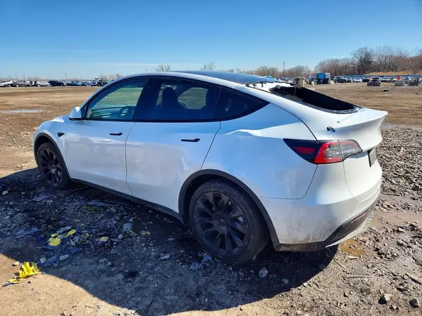5YJYGDEE9MF140064 2021 TESLA MODEL Y - Image 2