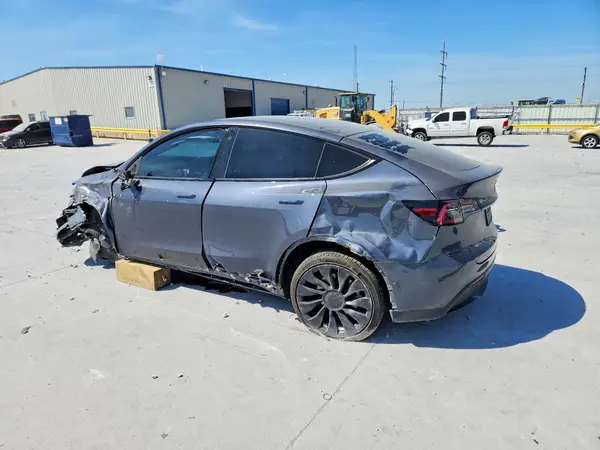 5YJYGDEE9MF146799 2021 TESLA MODEL Y - Image 2