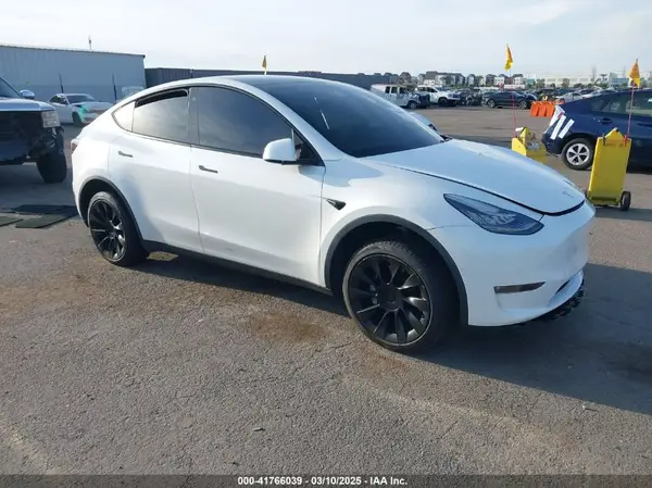 5YJYGDEE9MF149217 2021 TESLA MODEL Y - Image 1