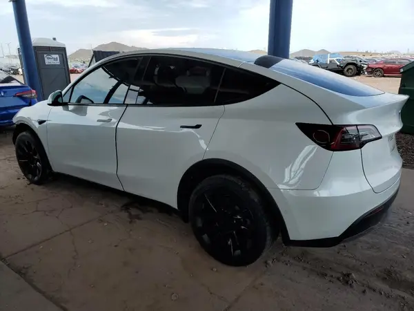 5YJYGDEE9MF153395 2021 TESLA MODEL Y - Image 2