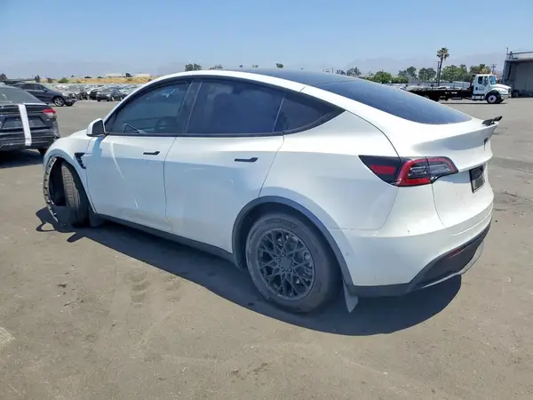 5YJYGDEE9MF157124 2021 TESLA MODEL Y - Image 2