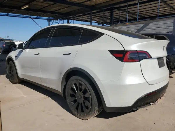 5YJYGDEE9MF173100 2021 TESLA MODEL Y - Image 2
