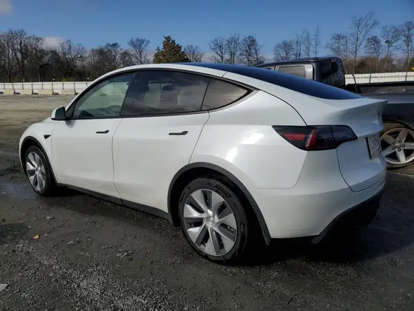 5YJYGDEE9MF173243 2021 TESLA MODEL Y - Image 2