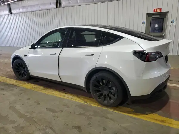 5YJYGDEE9MF182234 2021 TESLA MODEL Y - Image 2