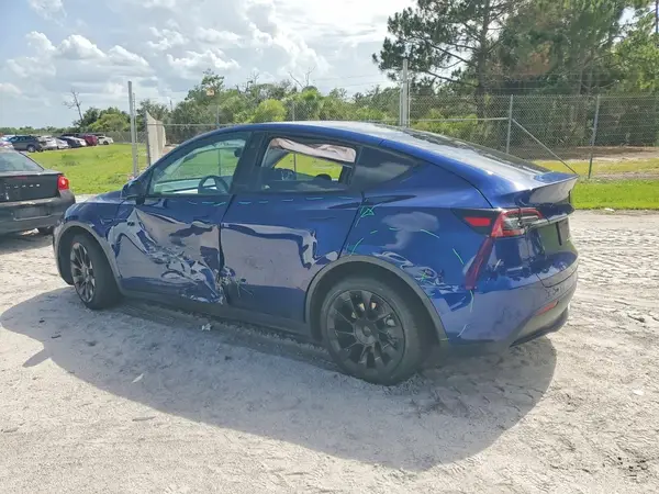 5YJYGDEE9MF191368 2021 TESLA MODEL Y - Image 2