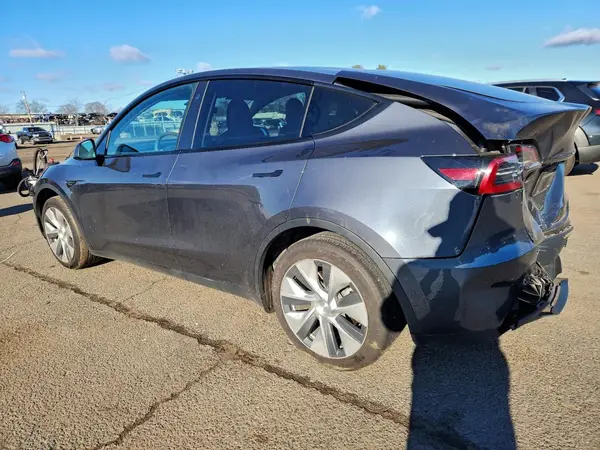 5YJYGDEE9MF199857 2021 TESLA MODEL Y - Image 2
