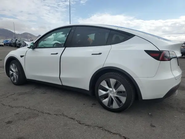 5YJYGDEE9MF200411 2021 TESLA MODEL Y - Image 2