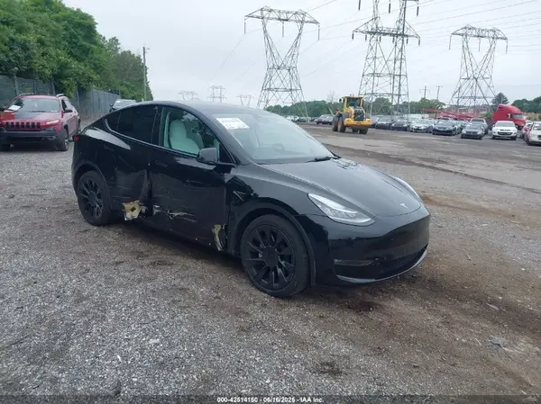 5YJYGDEE9MF202305 2021 TESLA MODEL Y - Image 1