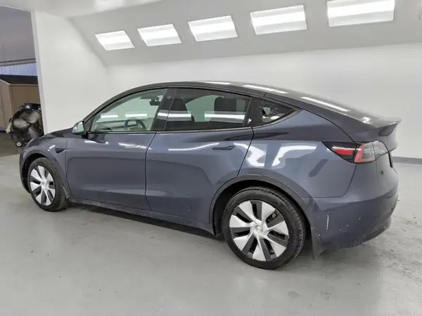 5YJYGDEE9MF213420 2021 TESLA MODEL Y - Image 2