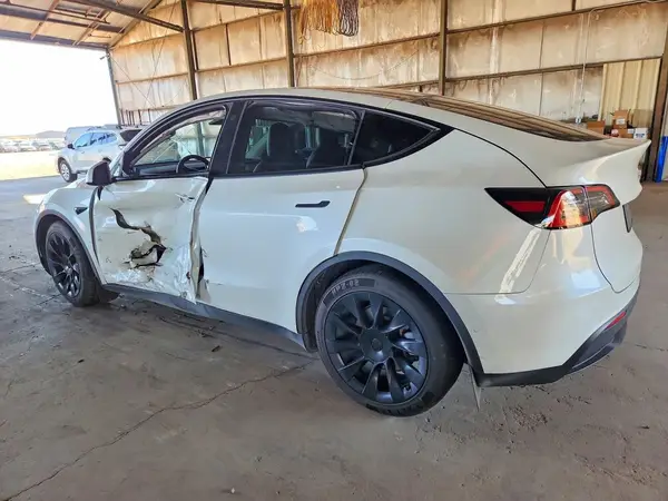 5YJYGDEE9MF215149 2021 TESLA MODEL Y - Image 2