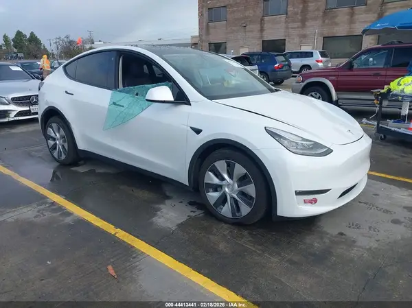 5YJYGDEE9MF222800 2021 TESLA MODEL Y - Image 1