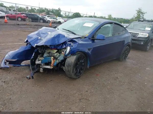 5YJYGDEE9MF231612 2021 TESLA MODEL Y - Image 2