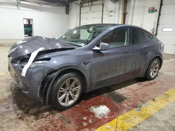 5YJYGDEE9MF233795 2021 TESLA MODEL Y - Image 1