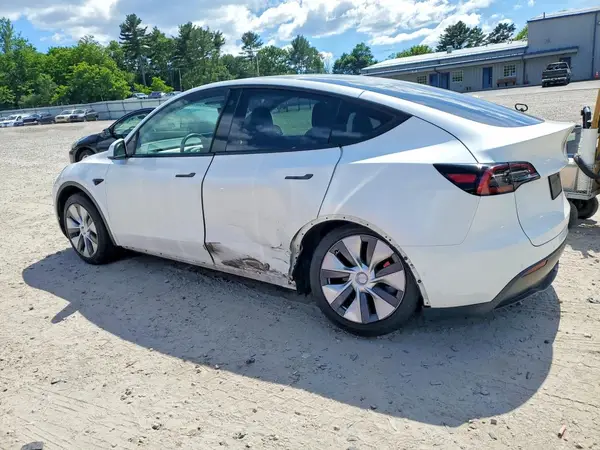 5YJYGDEE9MF255490 2021 TESLA MODEL Y - Image 2