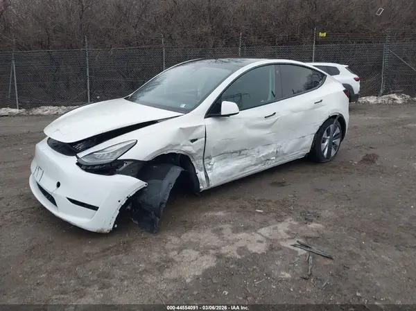 5YJYGDEE9MF264366 2021 TESLA MODEL Y - Image 2