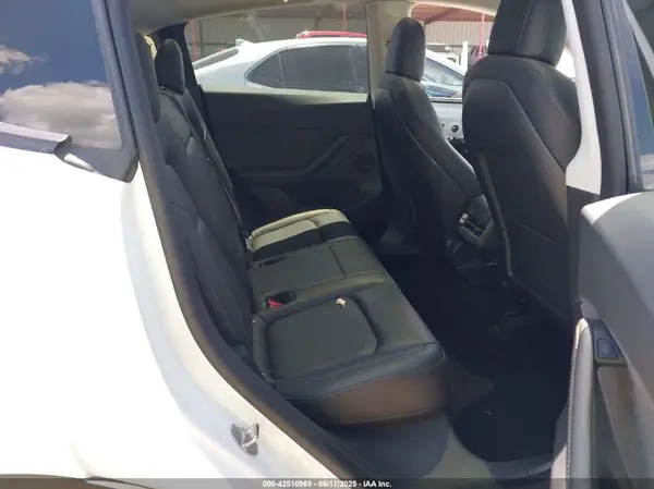 5YJYGDEE9MF269826 2021 TESLA MODEL Y - Image 8