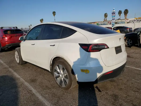 5YJYGDEE9MF272435 2021 TESLA MODEL Y - Image 2